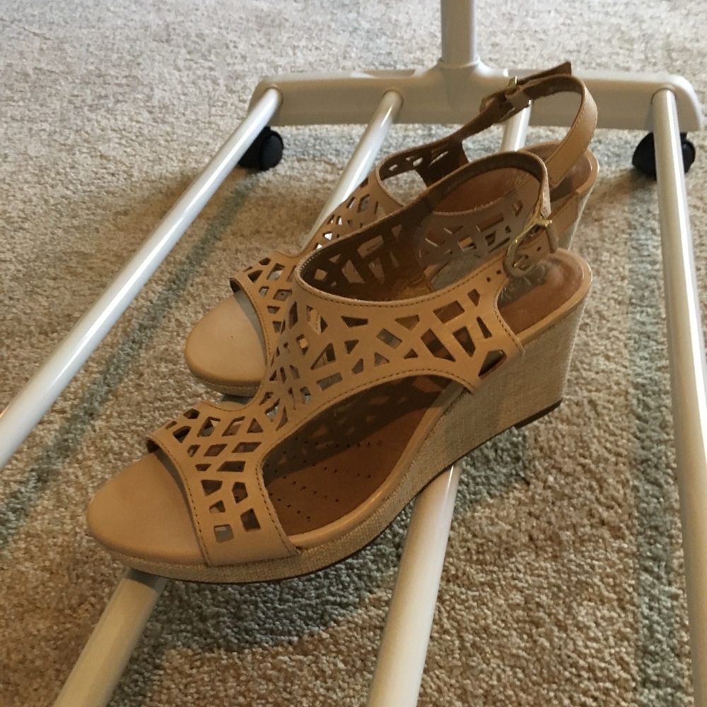 Clarks wedge heel leather cutout sandals